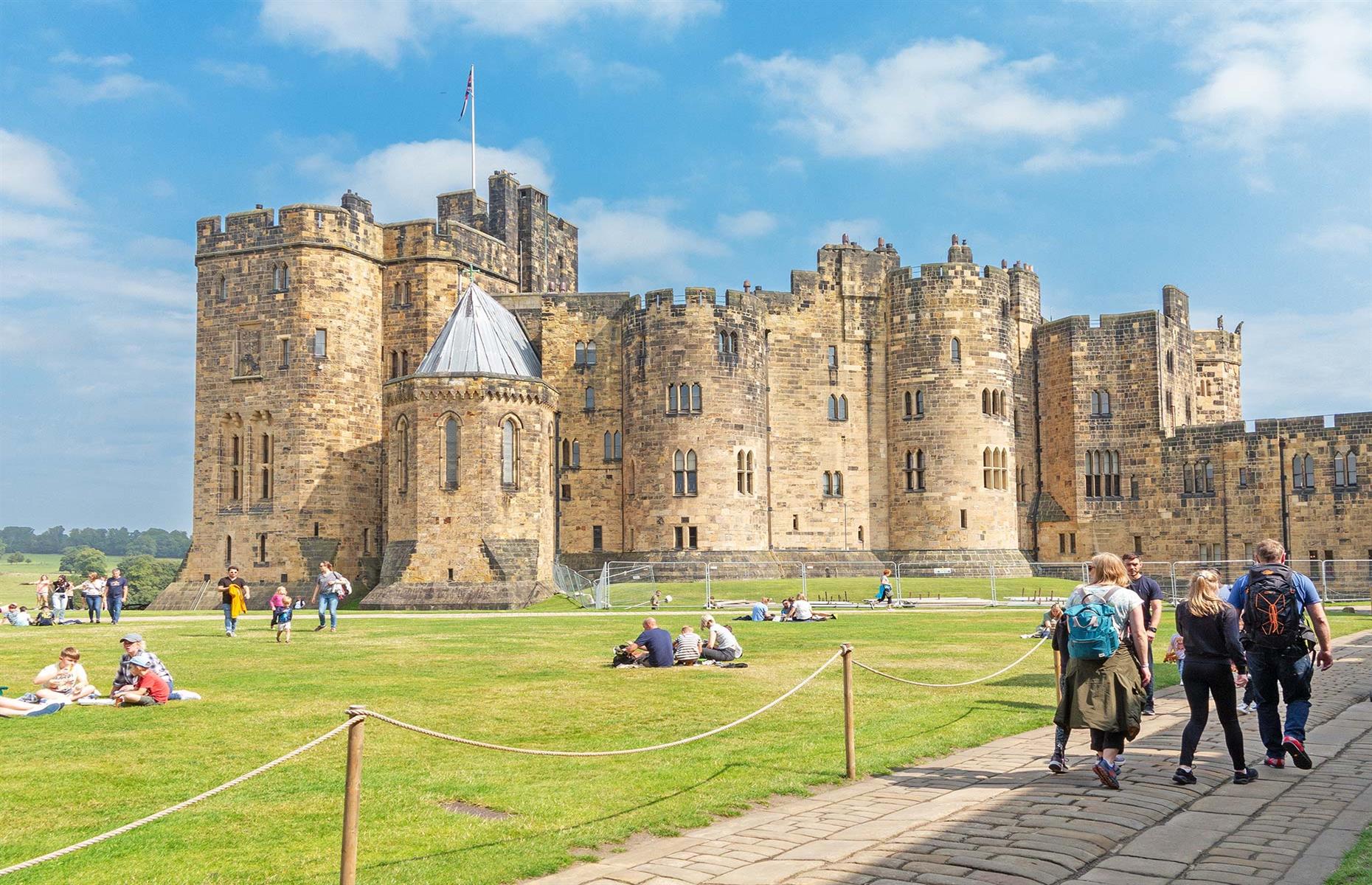 Ditch Windsor Castle for Alnwick Castle